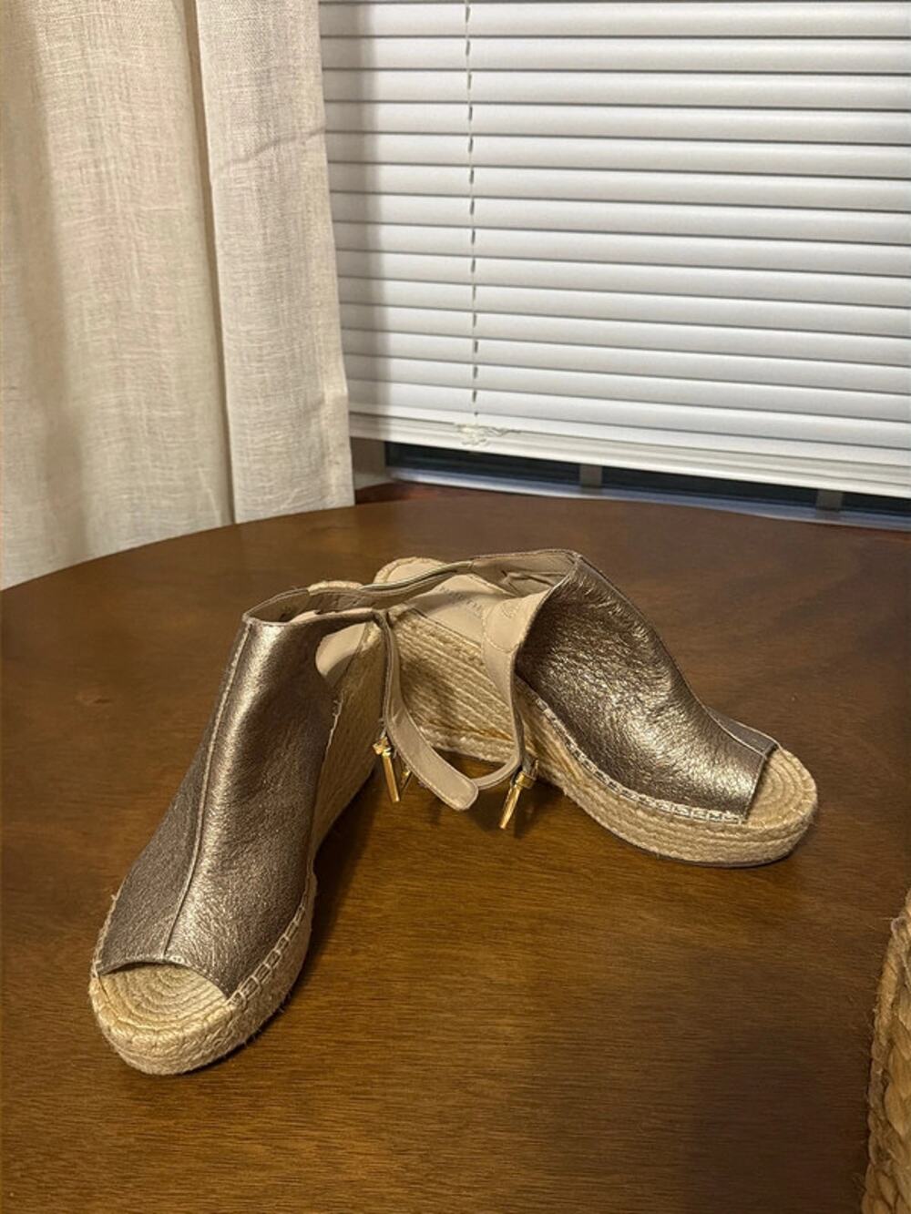 Kenneth Cole, leather espadrille wedge 8 gold EUC